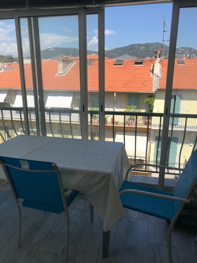 Hotel 4 A 6 Personnes Sur La Coulee Verte Nizza Exterior foto